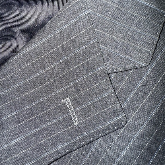 Selling a Banana Republic suit jacket and slacks. Great condition. Warn 2 times. - Picture 3 of 5